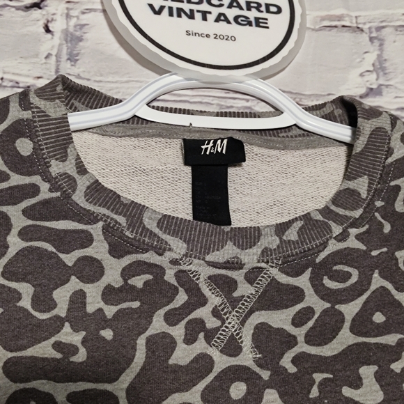 ( Jordan III style Elephant Print ) H&M Crew Neck Sweater size large - Picture 4 of 5